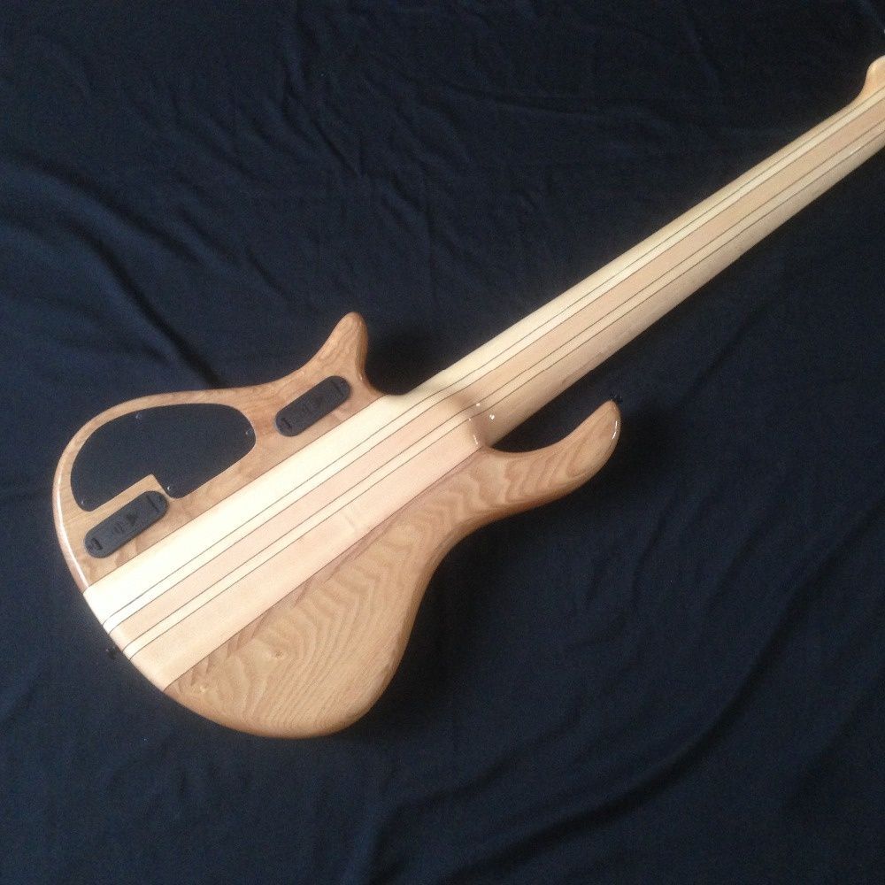 One Piece ELM Body 7 Strings Bass Guitar
