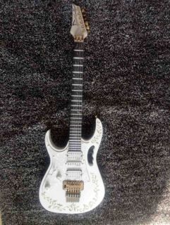 Custom Shop Jem 7v Steve Vai White Floyd Rose Guitar