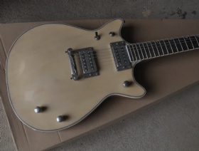 Factory Customized New Natural Wood Color Electric Guitar with A Top Quality