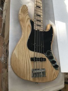 Custom 5 strings JAZZ BASS with ASH body in natural color,maple neck